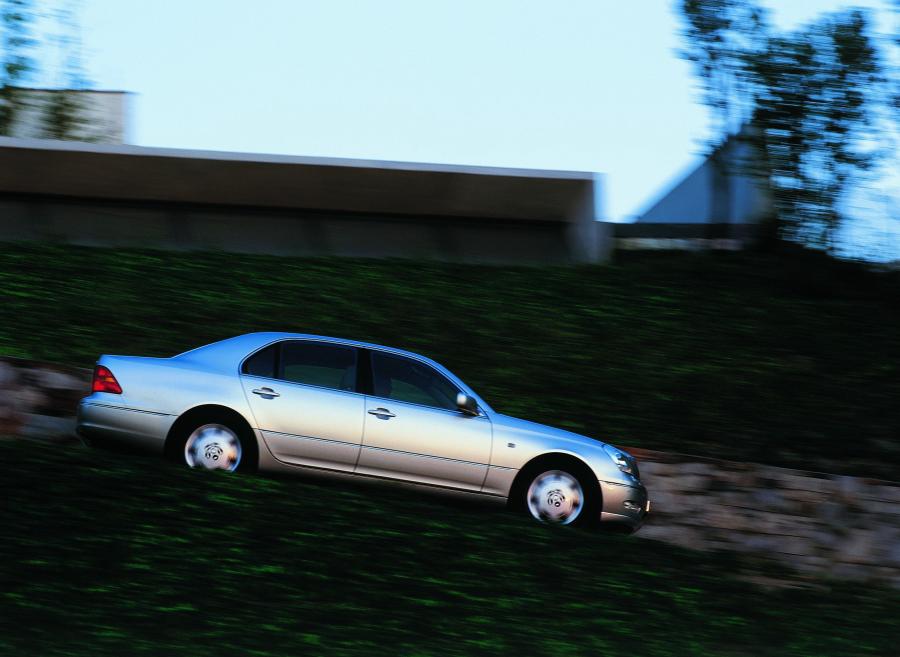  Lexus LS430 2001 года  (фото 14 из 56)